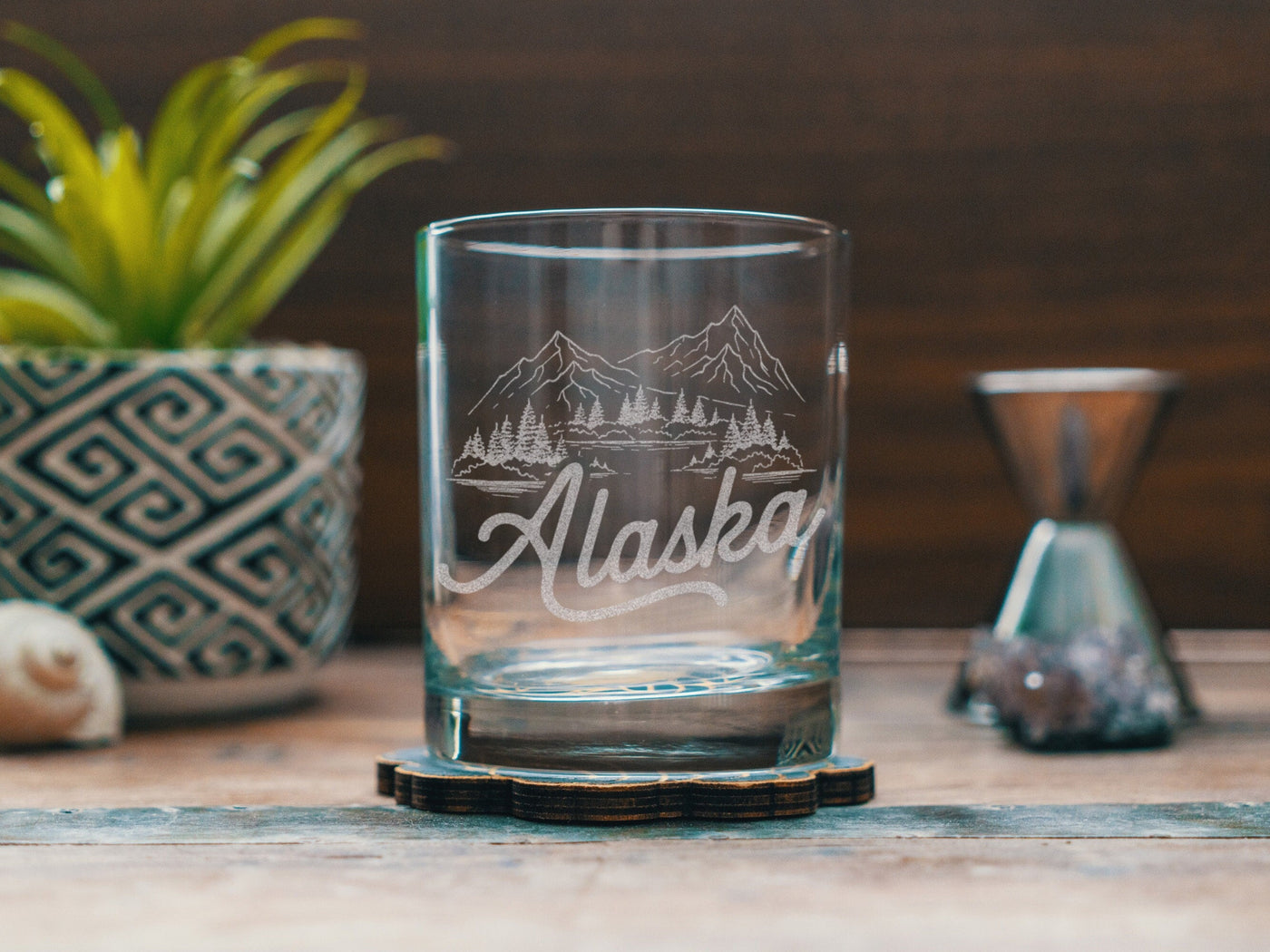 Alaska State Engraved Glasses | Personalized landscape engraved glassware for beer, whiskey, wine and cocktails. Home decor & unique gift.